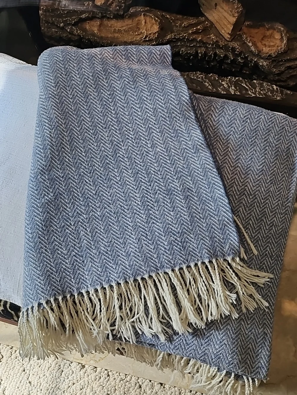 Nido Notte Blue And Cream Herringbone Throw